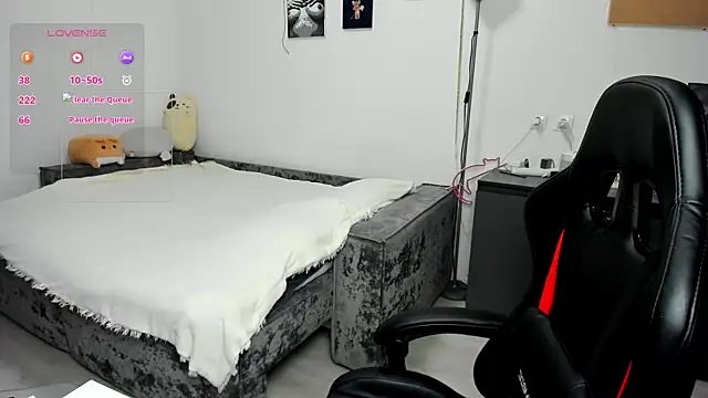 cute little ass online show from April 2026 09:04:01 AM