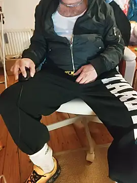 SmokedAlloy2 online show from March 2026 06:35:02 PM