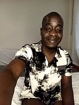 WaiterZim online show from October 2025 11:02:02 PM