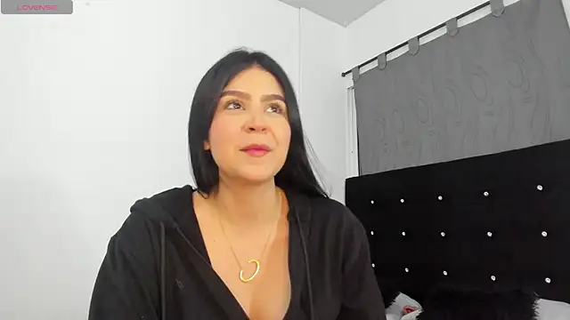 Snapshot of NicoleFletcher chatting on October 2025 06:23:02 AM NicoleFletcher online show from October 2025 06:23:02 AM