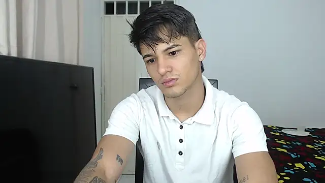 Alex mojica online show from September 2025 07:45:02 AM