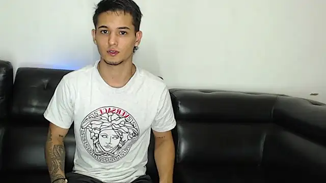 Alex mojica online show from March 2026 01:44:01 AM