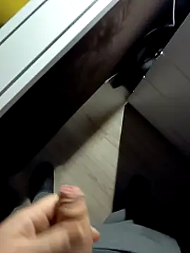 Snapshot of Mumuska chatting on December 2025 11:00:02 PM Mumuska online show from December 2025 11:00:02 PM