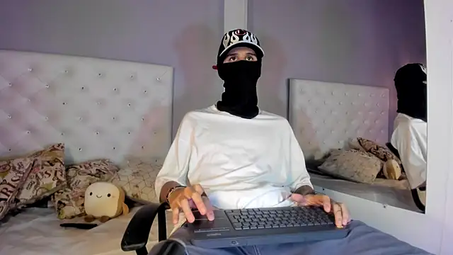 Snapshot of _realwav chatting on February 2026 08:09:01 AM realwav online show from February 2026 08:09:01 AM