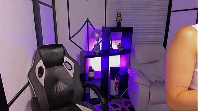 NahomiRichards  online show from September 2025 04:12:02 AM