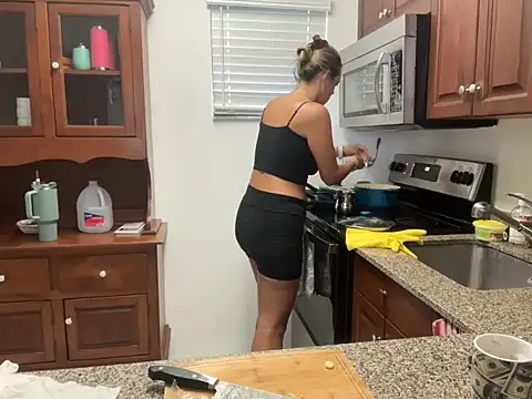 prettyykitty22 online show from October 2025 05:33:02 PM