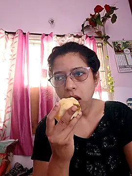 Snapshot of thanusi_2 chatting on October 2025 03:56:01 AM thanusi 2 online show from October 2025 03:56:01 AM