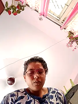 Snapshot of thanusi_2 chatting on October 2025 06:55:02 AM thanusi 2 online show from October 2025 06:55:02 AM