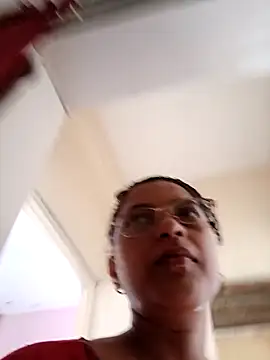 Snapshot of thanusi_2 chatting on October 2025 08:37:01 AM thanusi 2 online show from October 2025 08:37:01 AM