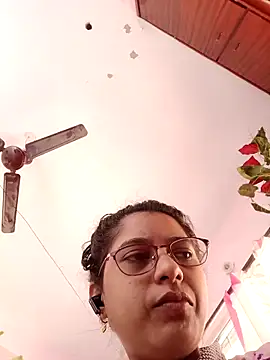 Snapshot of thanusi_2 chatting on November 2025 05:50:02 AM thanusi 2 online show from November 2025 05:50:02 AM