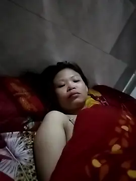 LinhNa999 online show from December 2025 01:42:01 PM