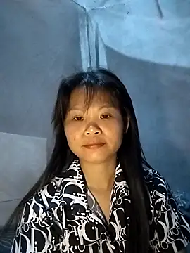 LinhNa999 online show from April 2026 12:28:02 PM