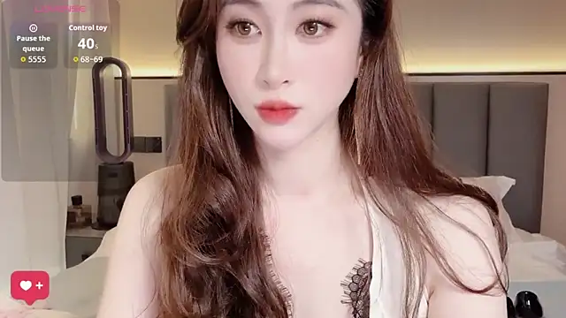 wuyueaini online show from April 2026 06:22:01 AM