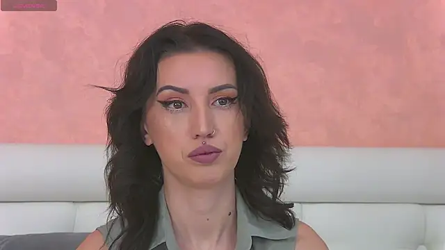 Snapshot of EnyaHazell chatting on November 2025 06:51:01 PM EnyaHazell online show from November 2025 06:51:01 PM