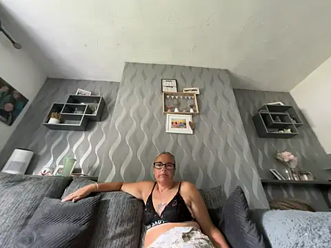 Snapshot of Anastasia-BlondeXX chatting on May 2026 09:38:02 AM Anastasia-BlondeXX online show from May 2026 09:38:02 AM