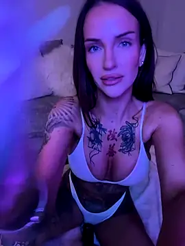 Nikki  Foxx online show from October 2025 09:01:01 PM