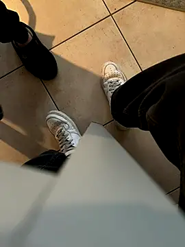 Manu97k online show from October 2025 02:17:02 PM