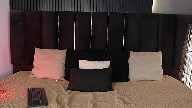 Snapshot of Dominic_ghost chatting on September 2025 02:48:01 AM Dominic ghost online show from September 2025 02:48:01 AM