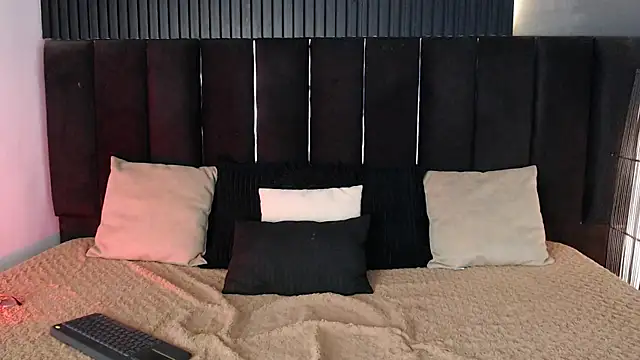 Snapshot of Dominic_ghost chatting on September 2025 12:03:02 AM Dominic ghost online show from September 2025 12:03:02 AM