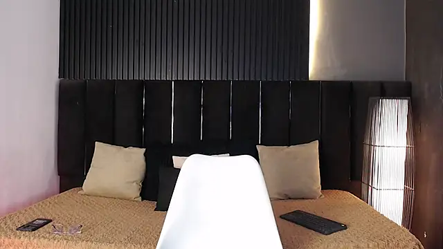 Snapshot of Dominic_ghost chatting on September 2025 10:15:01 PM Dominic ghost online show from September 2025 10:15:01 PM