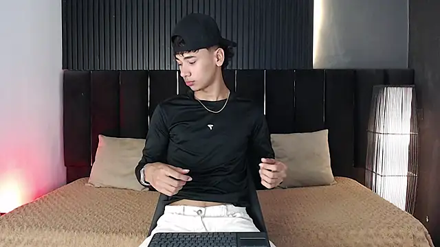 Snapshot of Dominic_ghost chatting on September 2025 06:57:01 PM Dominic ghost online show from September 2025 06:57:01 PM