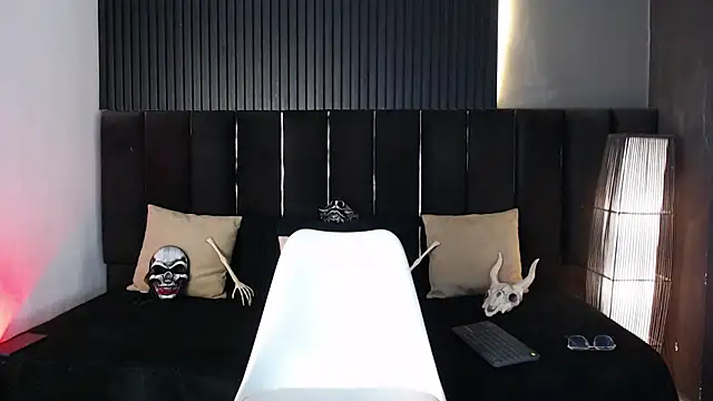 Snapshot of Dominic_ghost chatting on October 2025 10:09:01 PM Dominic ghost online show from October 2025 10:09:01 PM