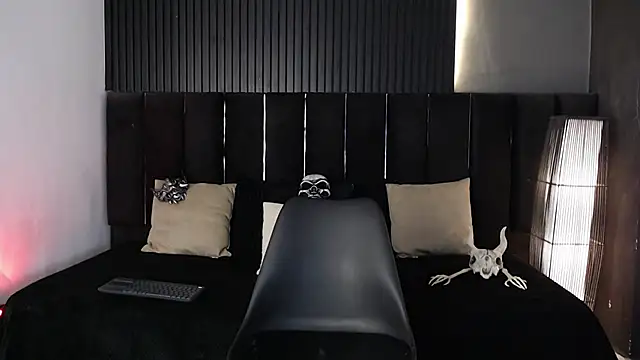 Snapshot of Dominic_ghost chatting on October 2025 01:04:02 AM Dominic ghost online show from October 2025 01:04:02 AM