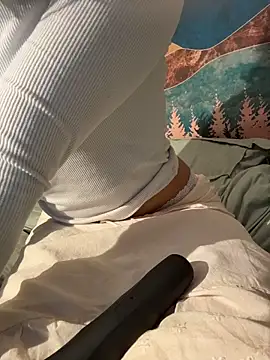 Snapshot of AuraLush chatting on March 2026 11:08:01 PM AuraLush online show from March 2026 11:08:01 PM