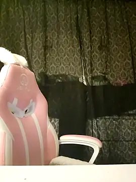 Snapshot of EmilyAngelUK chatting on October 2025 11:03:01 PM EmilyAngelUK online show from October 2025 11:03:01 PM