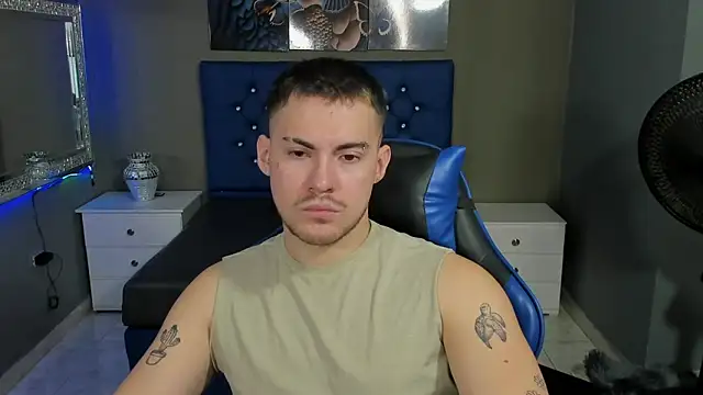 Snapshot of BrunoWalkerr chatting on September 2025 01:11:02 PM BrunoWalkerr online show from September 2025 01:11:02 PM