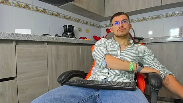 Snapshot of BrunoWalkerr chatting on September 2025 01:01:01 PM BrunoWalkerr online show from September 2025 01:01:01 PM