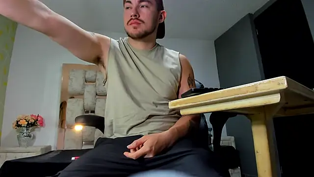 Snapshot of BrunoWalkerr chatting on September 2025 12:42:02 PM BrunoWalkerr online show from September 2025 12:42:02 PM