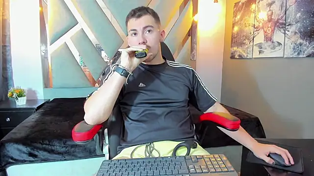 Snapshot of BrunoWalkerr chatting on October 2025 12:49:02 PM BrunoWalkerr online show from October 2025 12:49:02 PM