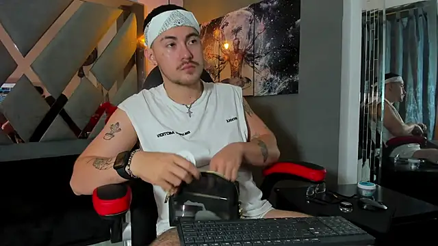 Snapshot of BrunoWalkerr chatting on October 2025 12:41:02 PM BrunoWalkerr online show from October 2025 12:41:02 PM