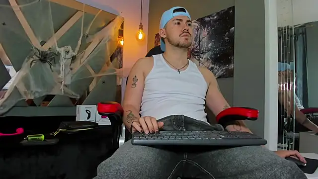 Snapshot of BrunoWalkerr chatting on October 2025 11:50:01 AM BrunoWalkerr online show from October 2025 11:50:01 AM