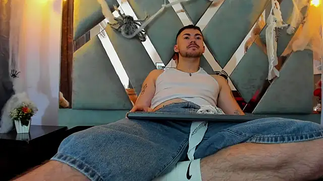 Snapshot of BrunoWalkerr chatting on November 2025 12:06:02 PM BrunoWalkerr online show from November 2025 12:06:02 PM