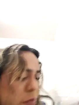 Lavignebr online show from September 2025 10:54:02 PM