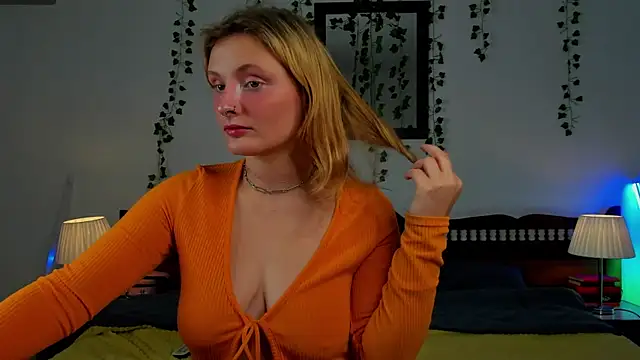 Snapshot of Ariana_Spring chatting on September 2025 02:22:02 AM Ariana Spring online show from September 2025 02:22:02 AM