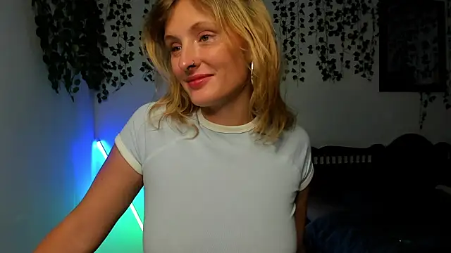 Snapshot of Ariana_Spring chatting on October 2025 03:40:02 PM Ariana Spring online show from October 2025 03:40:02 PM