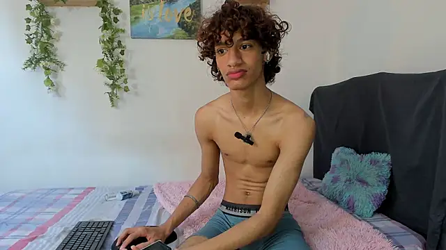 Peterfrost19 online show from September 2025 04:18:02 PM