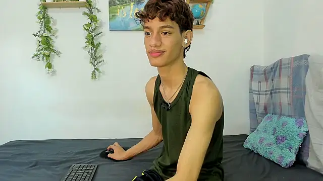 Peterfrost19 online show from October 2025 10:07:01 PM