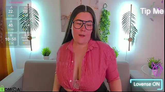 Snapshot of Tara_Torres chatting on November 2025 07:41:01 AM Tara Torres online show from November 2025 07:41:01 AM