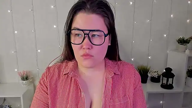 Tara Torres online show from November 2025 04:01:02 AM