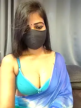 Misss-julli online show from February 2026 07:05:01 AM