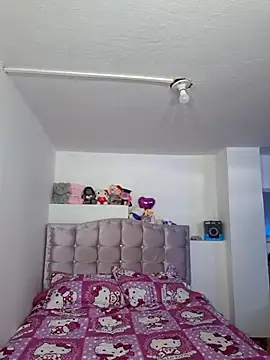 Snapshot of Wendy-13 chatting on September 2025 06:53:02 PM Wendy-13 online show from September 2025 06:53:02 PM