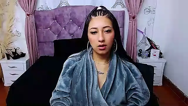 Snapshot of Wendy-13 chatting on October 2025 11:29:01 AM Wendy-13 online show from October 2025 11:29:01 AM