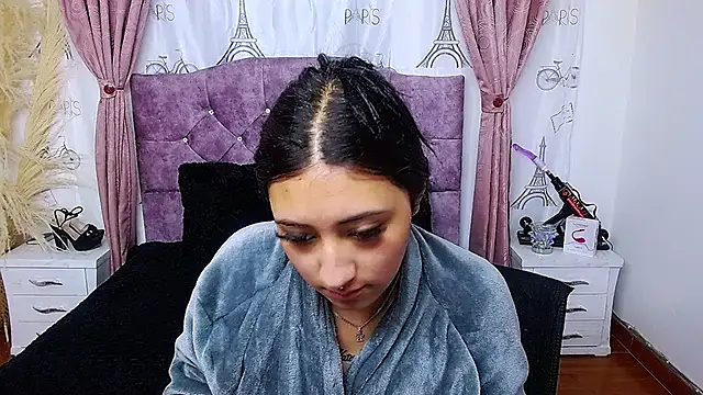 Snapshot of Wendy-13 chatting on October 2025 11:12:02 AM Wendy-13 online show from October 2025 11:12:02 AM