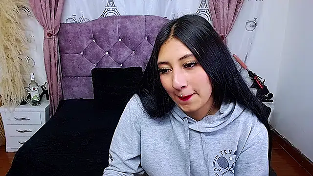 Snapshot of Wendy-13 chatting on November 2025 11:21:02 AM Wendy-13 online show from November 2025 11:21:02 AM