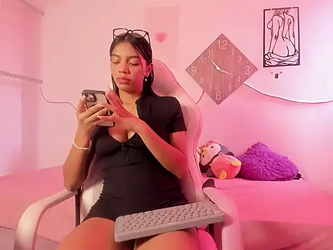 Valy hot online show from September 2025 02:49:01 PM