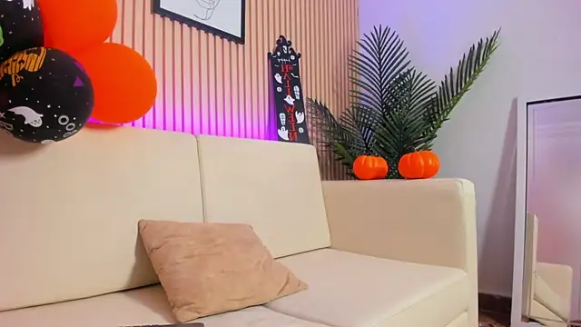 Brunette  boy online show from October 2025 03:40:01 AM